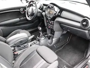 MINI One MINI 1.5 Sperrdiff. Mehrzonenklima Ambientebeleuch Bild 4