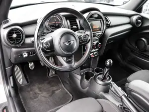 MINI One MINI 1.5 Sperrdiff. Mehrzonenklima Ambientebeleuch Bild 5