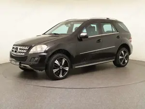 Mercedes-Benz ML 320 CDI 4M Sport-Paket ext/int+Comand+Aut+PTS Bild 2