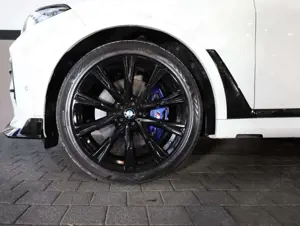 BMW Others X7 M50i/M/360*/PANO/MASSAGE/HUD/ACC/AIRMATIC/R22 Bild 4