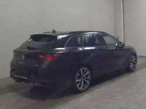 SEAT Leon Sportstourer 1.5 eTSI FR AHK Navi vc RfK Bild 4