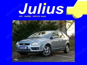 Ford Focus 1.6 Ghia KLIMAAUTO/PDC/TEMPOMAT/1.HAND