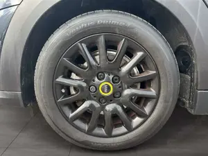 MINI Cooper SE Classic Trim Tempomat Sitzheizung Bild 5