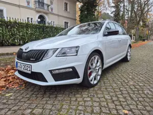 Skoda Octavia DSG RS Pano Alcantara Canton Bild 2