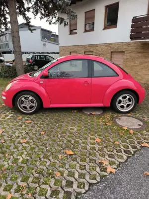 Volkswagen New Beetle 2.0 Bild 2