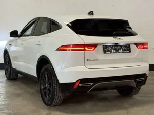Jaguar E-Pace | 360°K | LED | TOTWINKELSPURASSIST Bild 5