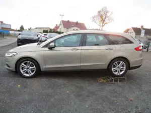 Ford Mondeo Turnier Aut.  SHZ.!!Temp.LED!! SR+WR Bild 4