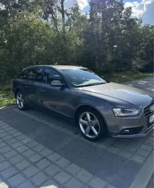 Audi A4 B8 2.0 TDI 2013 Bild 2