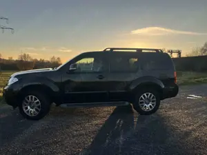 Nissan Pathfinder Bild 5