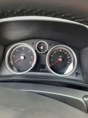 Opel Zafira Zafira 1.9 CDTI Sport Bild 4