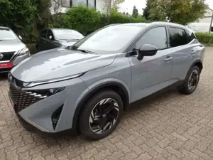 Nissan Qashqai 1.3 DIG-T N-Connecta Automatik Bild 2