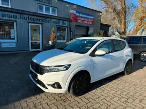 Dacia Sandero III AHK°KLIMA°NAVI°TEMPOM°MFLR°8xBEREIFT
