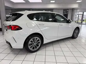 BMW 120 d Komfortzugang*LED*SHADOW*KAM*DRIVING*PARK* Bild 4