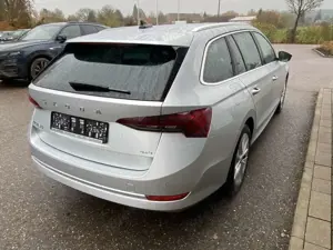Skoda Octavia Combi 2.0 TSI DSG 4x4 Style 17"+NAVI-COL Bild 5