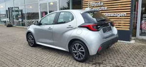 Toyota Yaris 1.5 VVT-i Team Deutschland Bild 2