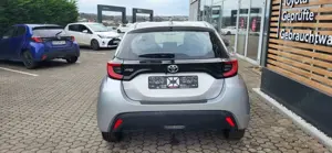 Toyota Yaris 1.5 VVT-i Team Deutschland Bild 4