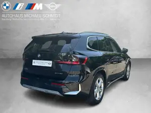 BMW iX1 xDrive30  xLine DAB LED RFK Komfortzg. Shz Bild 5