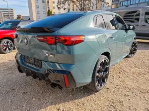 BMW X2 M35i xDrive Pro/Pano/MSitze/360°/AHK/21"/NP80 Bild 5