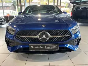 Mercedes-Benz A 200 AMG Line Adv+ AHK Totwinkel Winter Kamera Bild 3
