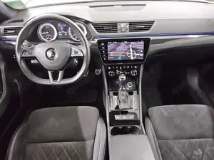 Skoda Superb Kombi 2.0 TDI 4x4 SportLine Navi+ AHK ACC BiXenon Bild 5