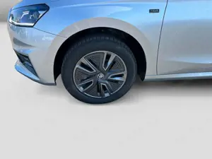 Skoda Fabia Tour TSI 95PS SHZ PDC Alu Assistenz Kam LE Bild 5