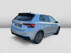 Skoda Fabia Tour TSI 95PS SHZ PDC Alu Assistenz Kam LE Bild 4