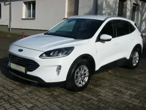 Ford Kuga Titanium-checkh/WIPA/elektr. Hängerk/1A Zust!