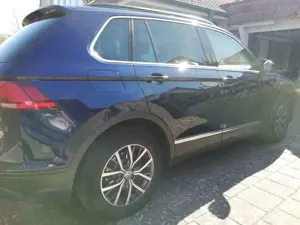 Volkswagen Tiguan Tiguan Diesel 2.0 TDI SCR (BlueMoti) Comfortline Bild 2