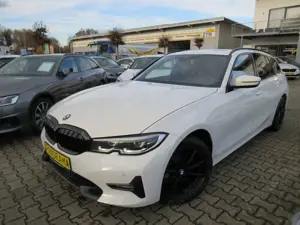 BMW 320 d touring xDrive Sport Line *LEDER*PANO*STHZ