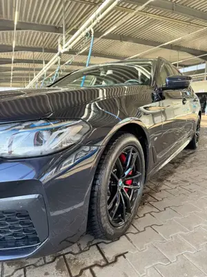 BMW 540 540d xDrive Touring Aut. M Sport Edition VOLL!!! Bild 2