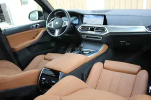 BMW X5 xDrive 45e M Sport Pano AHK Laser VOLL 1.Hand 21" Bild 2