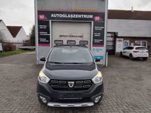 Dacia Lodgy 1.3TCe Techroad/1.Hand/RFK/AHK/PDC/7-SITZER Bild 2