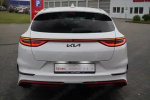 Kia ProCeed / pro_cee'd ProCeed 1.6 T-GDI GT Aut. LED Navi Sitzheizung Bild 4