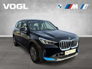 BMW iX1 xDrive30 SHZ DAB Bild 3