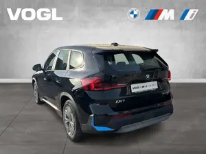 BMW iX1 xDrive30 SHZ DAB Bild 5