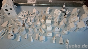 Weihnachtsfiguren Häuser aus Keramik. Weihnachtsdeko 