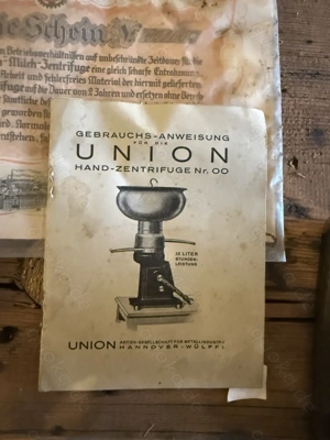 Milch  Hand- Zentrifuge aus 1924