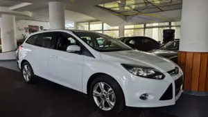 Ford Focus Champions Edition/AHK/LED/Navi/Standheiz. Bild 3