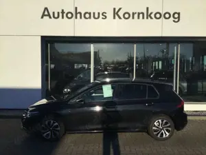 Volkswagen Golf 1.5 TSI Life GAR 11.27 LED NAVI ACC APP AHK