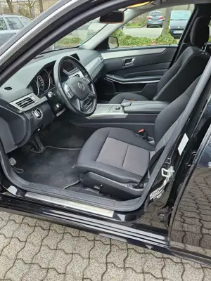 Mercedes-Benz E 200 E 200 T BlueTEC 7G-TRONIC Edition E Bild 5