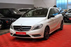 Mercedes-Benz B 180 Aut. 7G Tronic Bi-Xenon*Panorama*AHK*