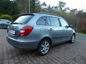 Skoda Fabia Combi 1.6 TDI*Klimaauto*Sitzhzg*PDC Bild 5