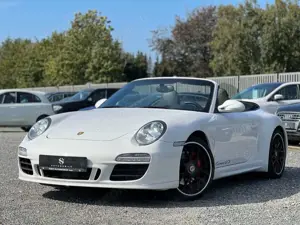 Porsche 911 Carrera GTS Cabrio Sport-Chrono