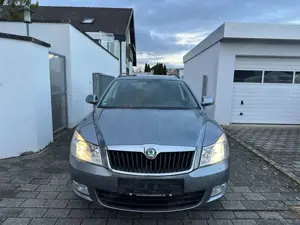 Skoda Octavia -TEMPOMAT-AHK-KLIMAAUTOMATIK-SHZ-PDC-