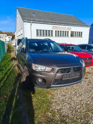 Mitsubishi Outlander 2.2 DI-D 4WD TC-SST Motion Bild 3