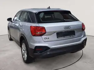 Audi Q2 Q2 35TFSI Stronic adva. SHZ KAM Totwinkelwarner Bild 2