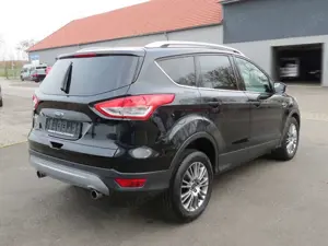 Ford Kuga 2.0 TDCi Titanium Bi-Xenon Navi Panorama Bild 2