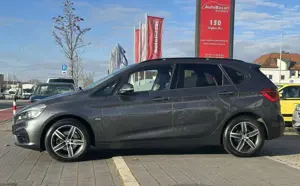 BMW 218 d Active Tourer Sport Line / Scheckheft / AHK Bild 2