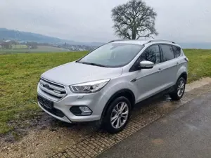 Ford Kuga Titanium RFK NAVI Lenkradheizung AHK Standheizung
