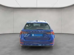 Skoda Octavia Combi 2.0 TDI DSG Ambition AHK schwenkbar Bild 4